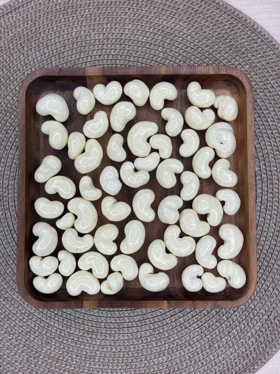 Кешью в белом шоколаде