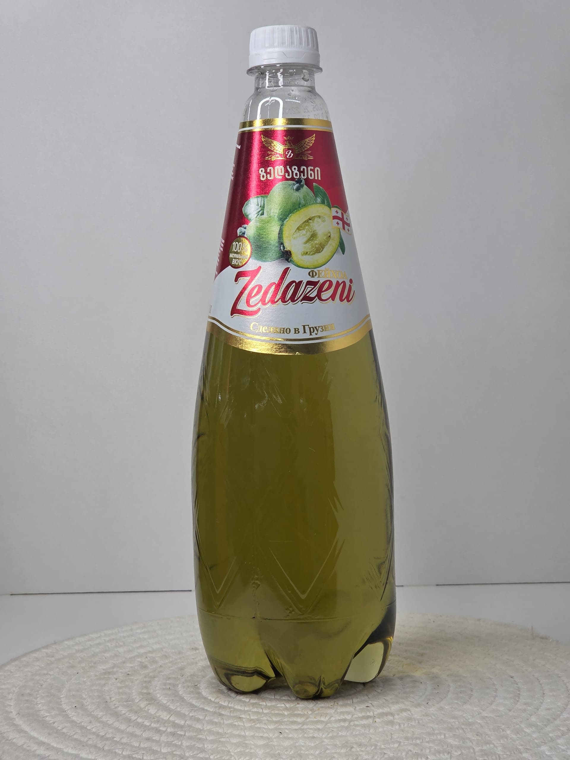 Напиток безалкогольный сильногазированный Zedazeni со вкусом фейхоа, 1 л